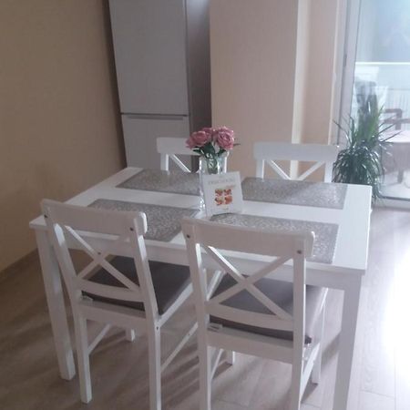Juli'S Apartment Oradea Eksteriør billede