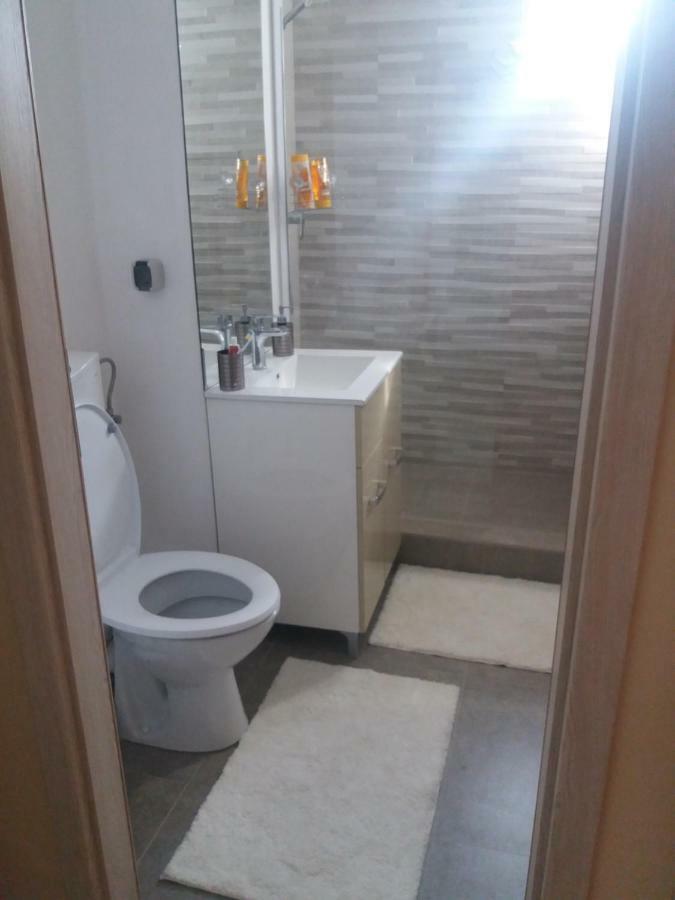 Juli'S Apartment Oradea Eksteriør billede