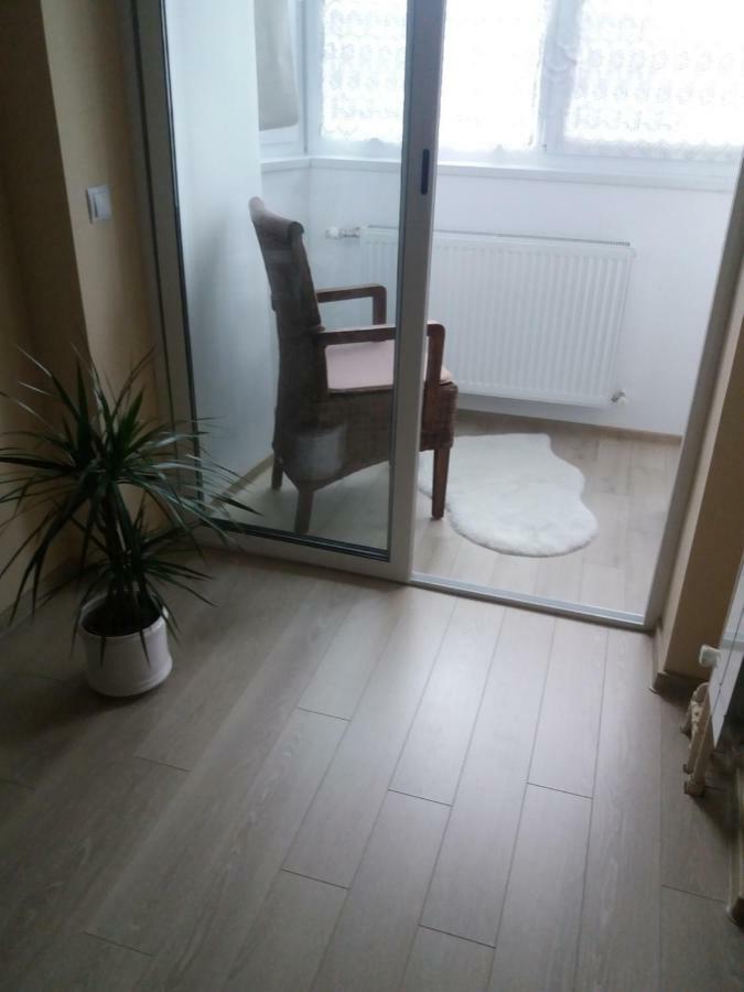 Juli'S Apartment Oradea Eksteriør billede